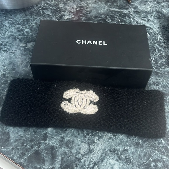 Chanel cashmere headband - Picture 3 of 5